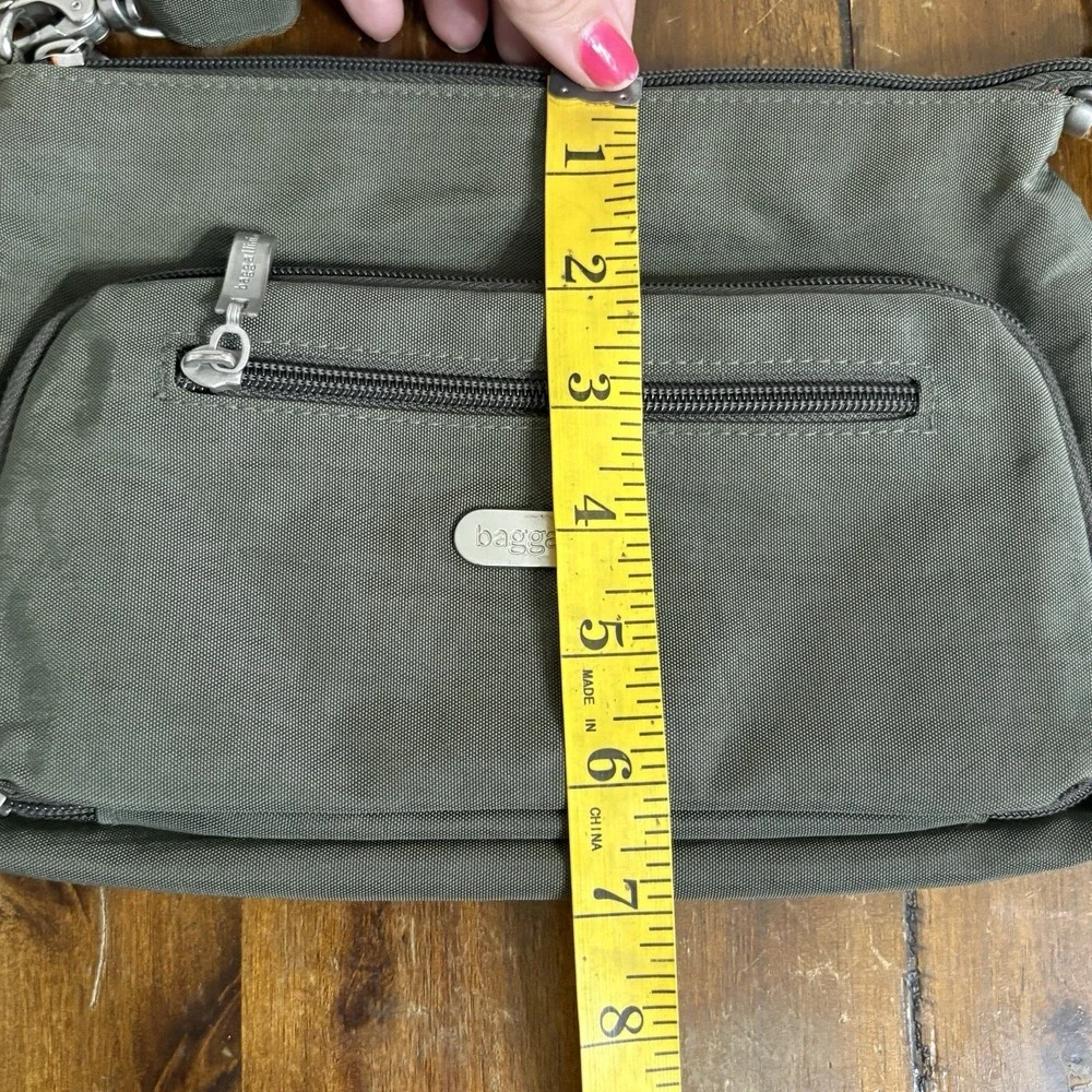 Baggallini Original Everyday Crossbody Purse Travel Bag Olive Green Orange Liner